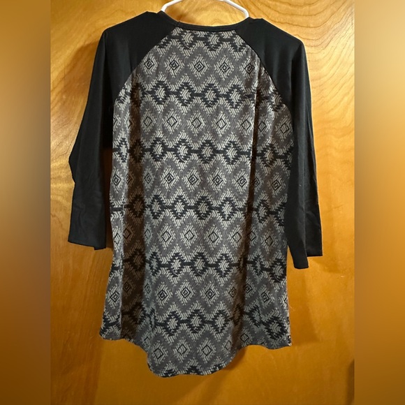 LuLaRoe Randy Tee - Picture 5 of 7